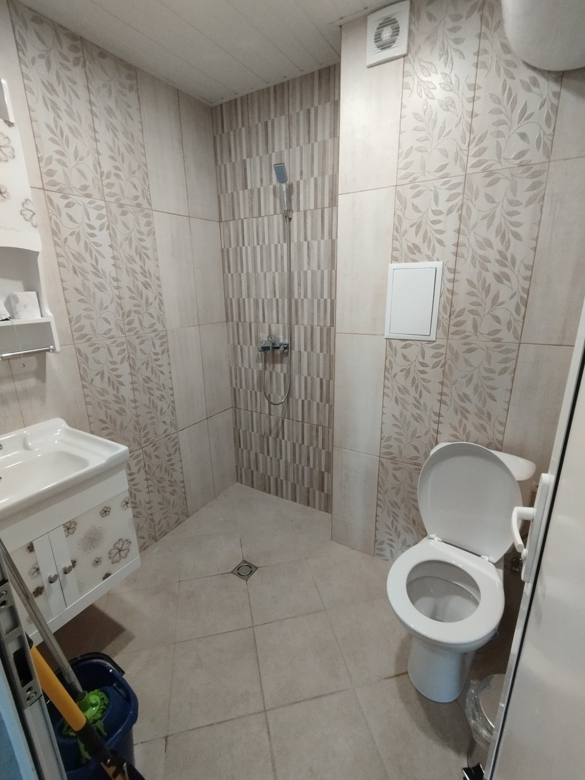 Дава под наем 2-СТАЕН, гр. София, Левски В, снимка 12 - Апартаменти - 56094920