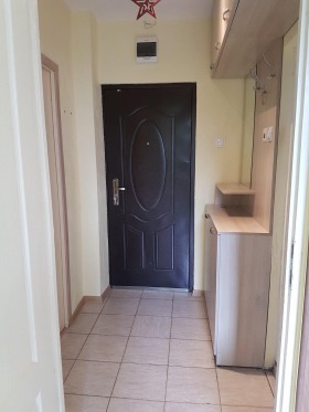 1 chambre Hadji Dimitar, Sofia 8