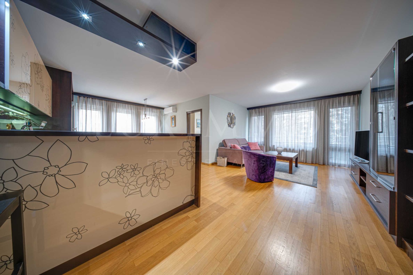 Дава под наем 3-СТАЕН, гр. София, Изгрев, снимка 2 - Апартаменти - 53725282