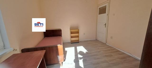 Дава под наем СТАЯ, гр. София, Банишора, снимка 2 - Стаи под наем - 54909897