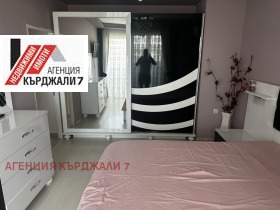 3 спаваће собе Вазрожденци, Карджали 9