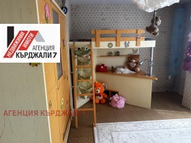 3 спаваће собе Вазрожденци, Карджали 12