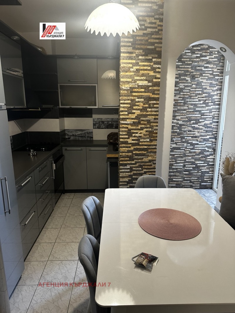 K pronájmu  3 ložnice Kardžali , Vazroždenci , 95 m2 | 75958353 - obraz [7]