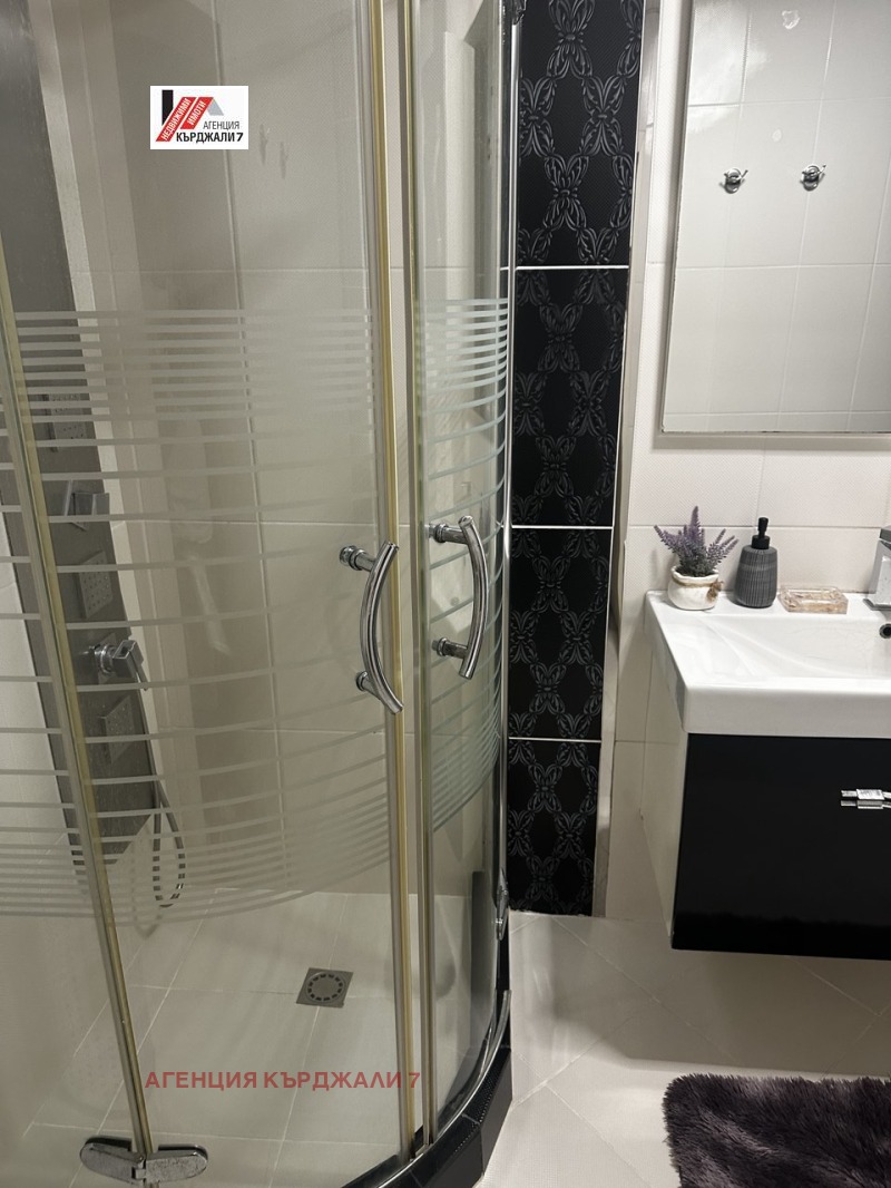 K pronájmu  3 ložnice Kardžali , Vazroždenci , 95 m2 | 75958353 - obraz [17]