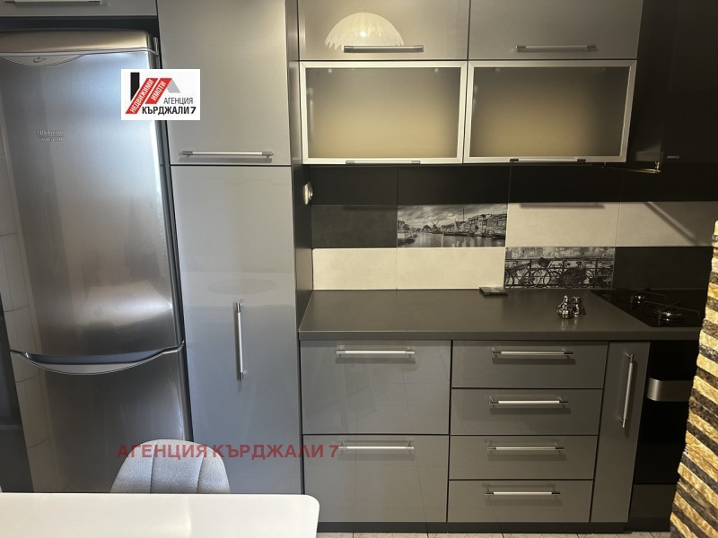 K pronájmu  3 ložnice Kardžali , Vazroždenci , 95 m2 | 75958353 - obraz [6]