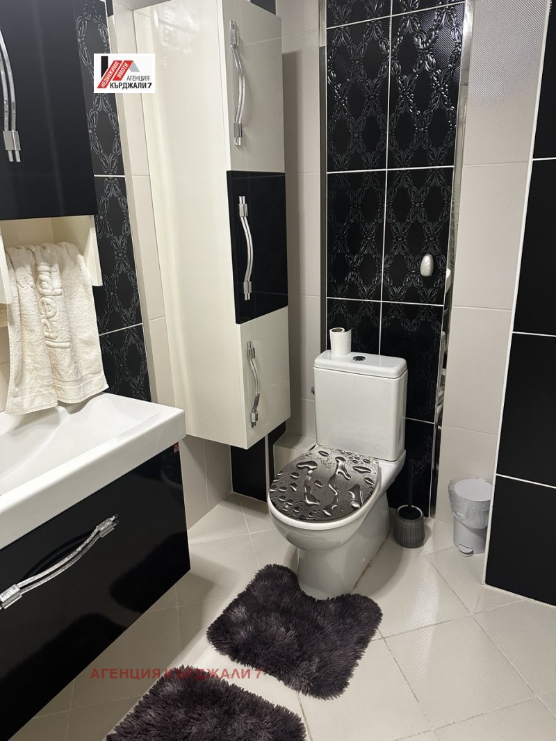 K pronájmu  3 ložnice Kardžali , Vazroždenci , 95 m2 | 75958353 - obraz [15]