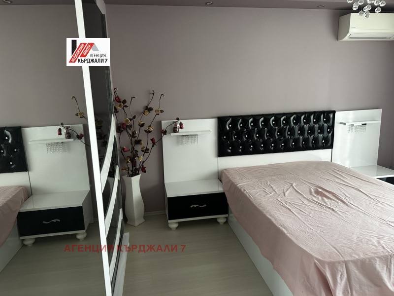 K pronájmu  3 ložnice Kardžali , Vazroždenci , 95 m2 | 75958353 - obraz [8]
