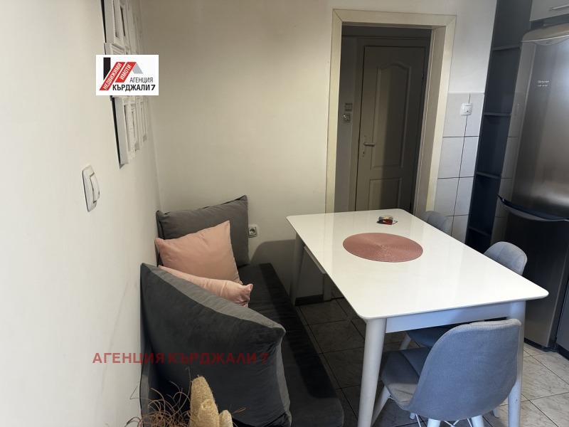 K pronájmu  3 ložnice Kardžali , Vazroždenci , 95 m2 | 75958353 - obraz [5]