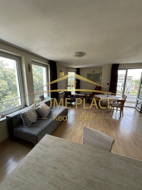 1 chambre Tsentar, Varna