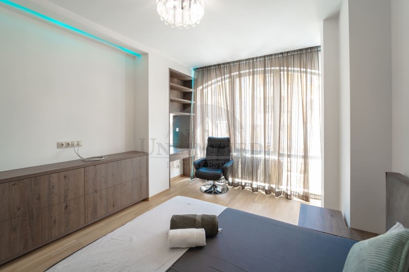 Дава под наем  4-стаен град София , Изток , 220 кв.м | 32125823 - изображение [9]