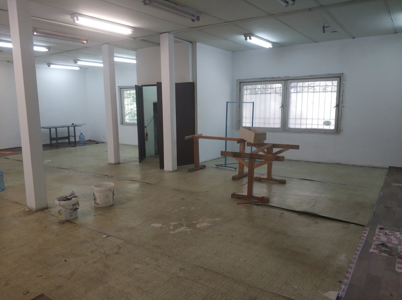 Дава под наем  Склад град София , Захарна фабрика , 300 кв.м | 38027739