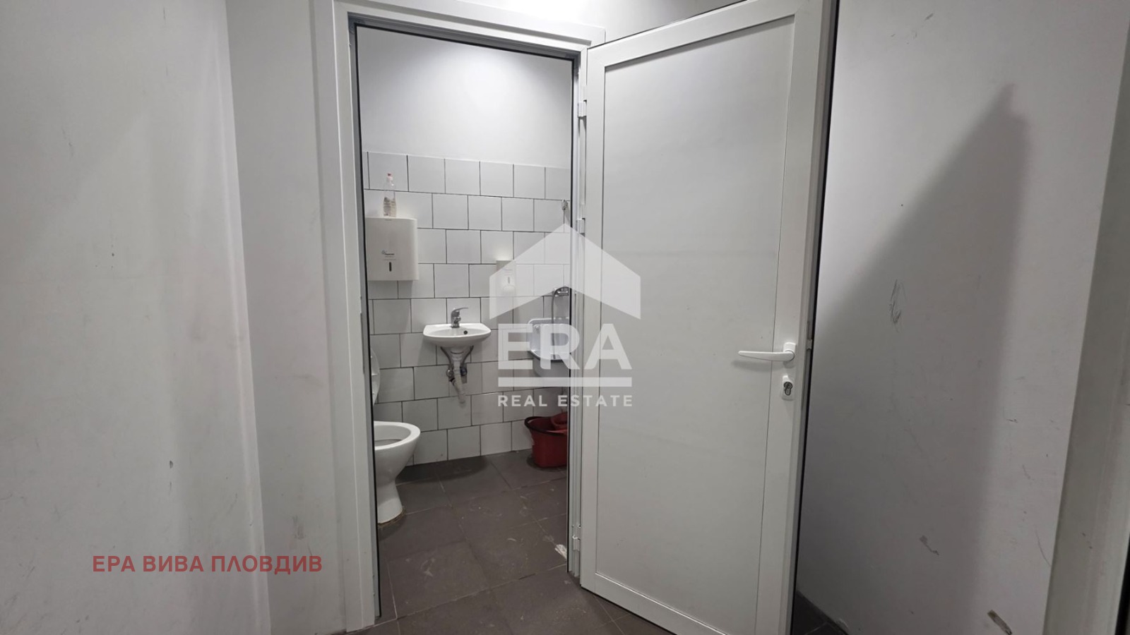 Дава под наем МАГАЗИН, гр. Пловдив, Център, снимка 13 - Магазини - 55654955
