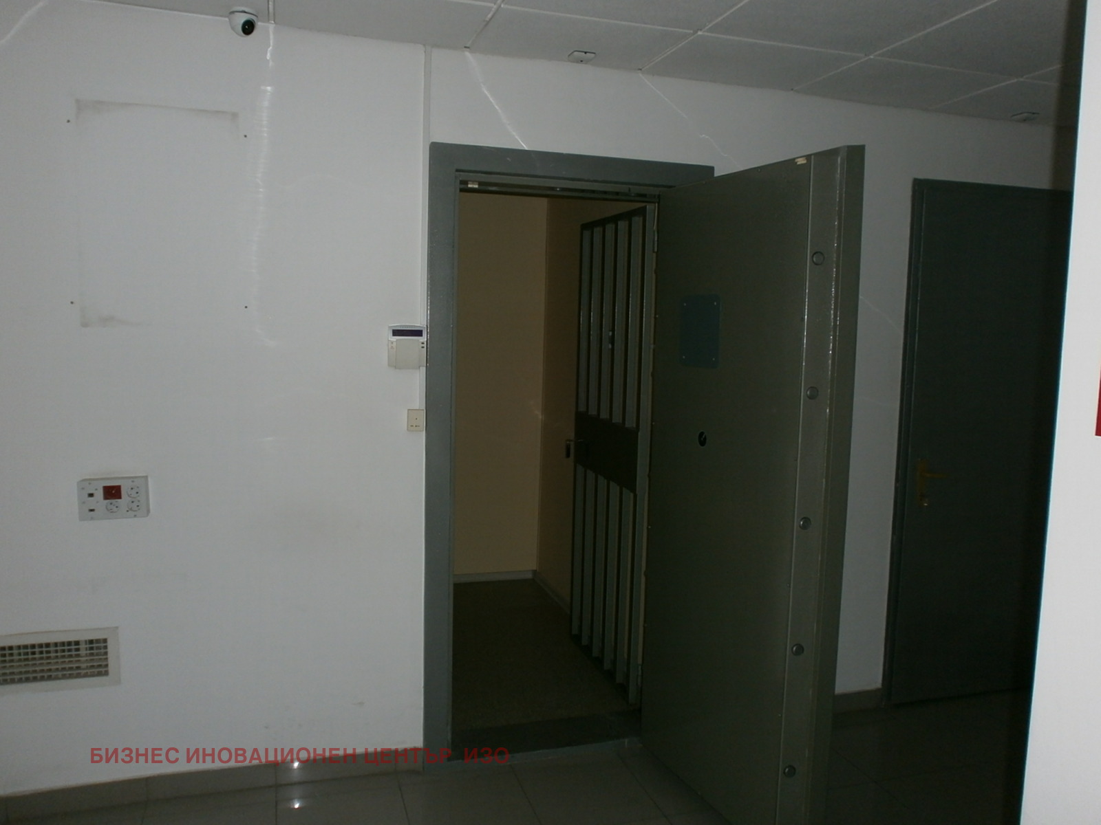 Дава под наем ПРОМ. ПОМЕЩЕНИЕ, гр. София, 7-ми 11-ти километър, снимка 11 - Производствени сгради - 53974643