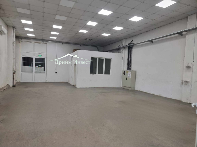 K pronájmu  Průmyslová budova Plovdiv , Industrialna zona - Jug , 250 m2 | 52131296