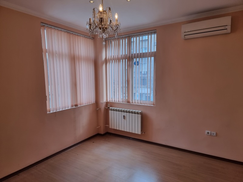 Te huur  Kantoor Sofia , Tsentar , 150 m² | 60101381 - afbeelding [10]