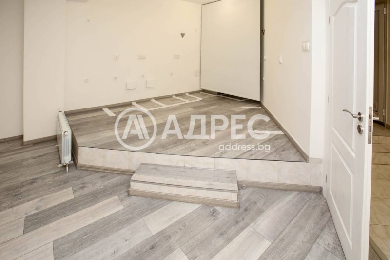 Дава под нем  Многостаен, град София, Хладилника • 1 100 EUR • ID 37783753 — holmes.bg - [1] 