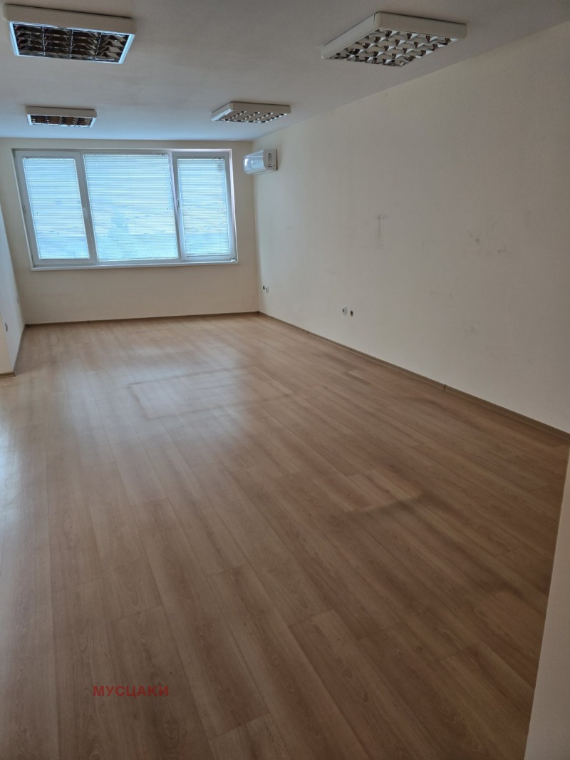 Til leie  Kontor Sofia , Gorubljane , 105 kvm | 47401308 - bilde [4]