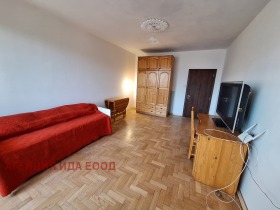 3-стаен град София, Слатина 10