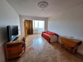 3-стаен град София, Слатина 11