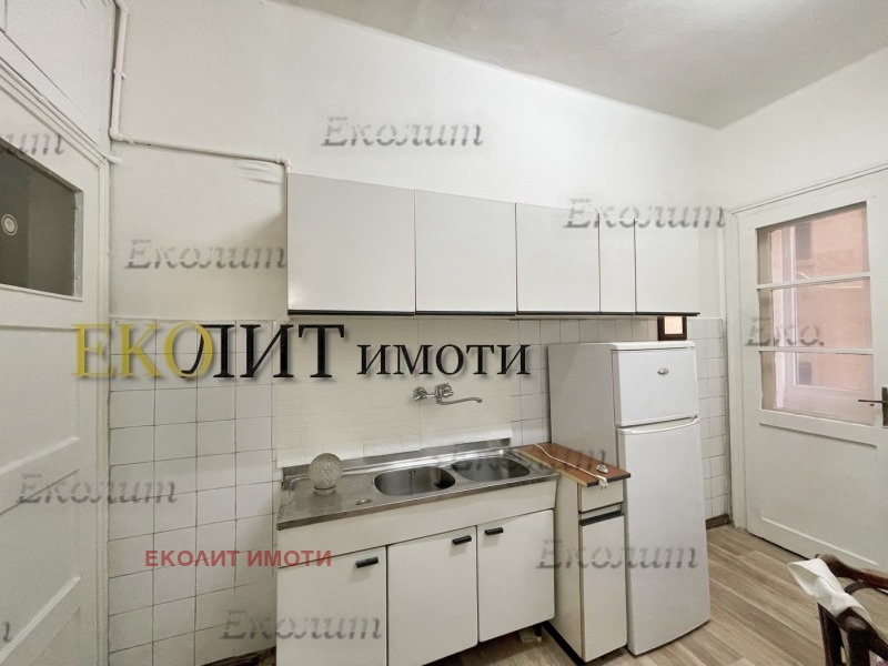 Издаје се  2 спаваће собе Софија , Центар , 100 м2 | 87224951 - слика [2]