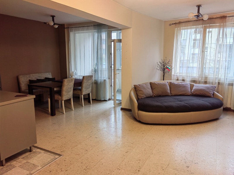 Дава под Наем 3-СТАЕН в град София, Стрелбище - 120 кв.м / 900 € » 1 760.25 лв., ДРИЙМ ХАУС ТИЙМ РИЪЛ ЕСТЕЙТ
