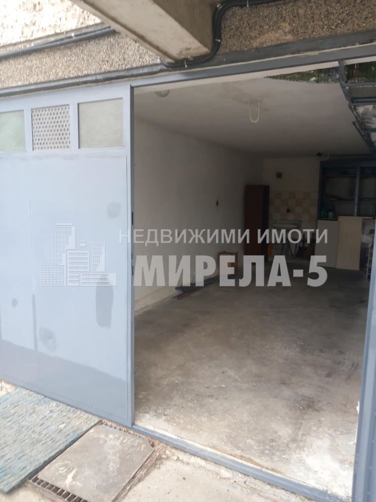 Дава под наем  Гараж град Русе , Родина 2 , 18 кв.м | 44020640