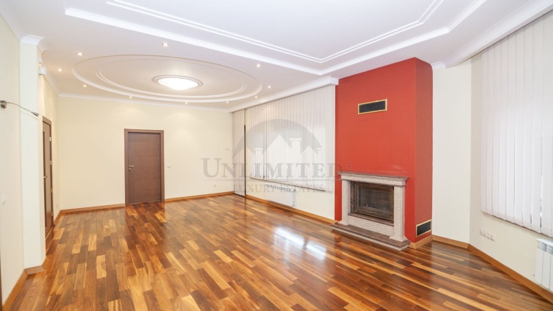 Kiadó  Ház Sofia , Centar , 647 négyzetméter | 10792991 - kép [6]
