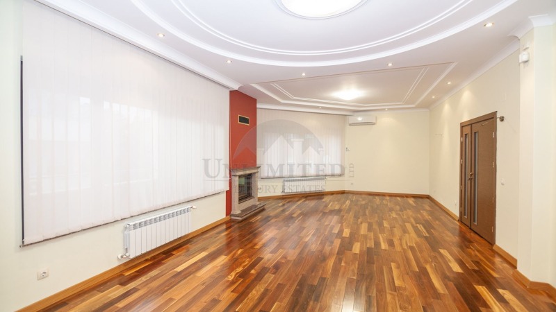Kiadó  Ház Sofia , Centar , 647 négyzetméter | 10792991 - kép [5]