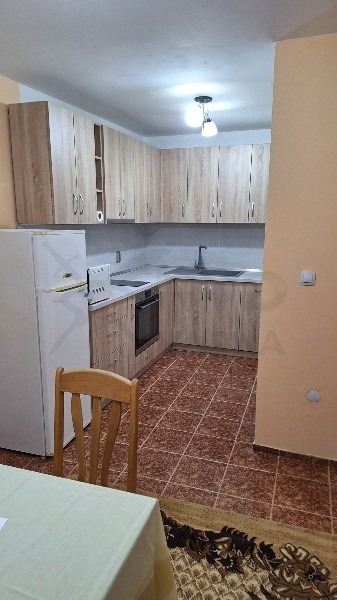 Дава под наем 3-СТАЕН, гр. Варна, Център