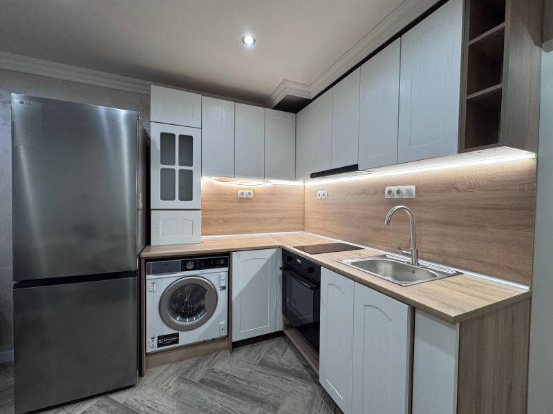 Дава под Наем 2-СТАЕН в град Пловдив, Младежки Хълм - 45 кв.м / 425 € » 831.23 лв., НЮ ВИЖЪН СЪРВИСИС