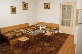 1 quarto Centar, Varna