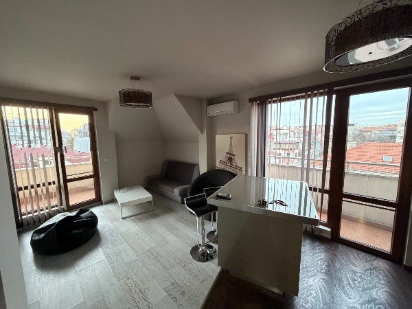 Дава под наем 3-СТАЕН, гр. Пловдив, Каменица 1