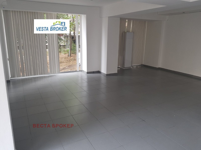 Дава под Наем МАГАЗИН в град Кърджали, Център - 100 кв.м / 409.03 € » 800 лв., ВЕСТА БРОКЕР