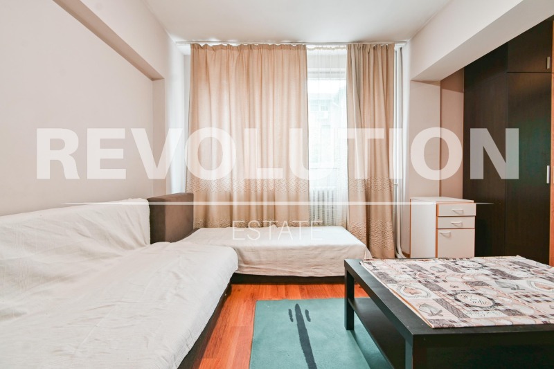 Zu vermieten  1 Schlafzimmer Sofia , Medizinska akademija , 70 qm | 71478085