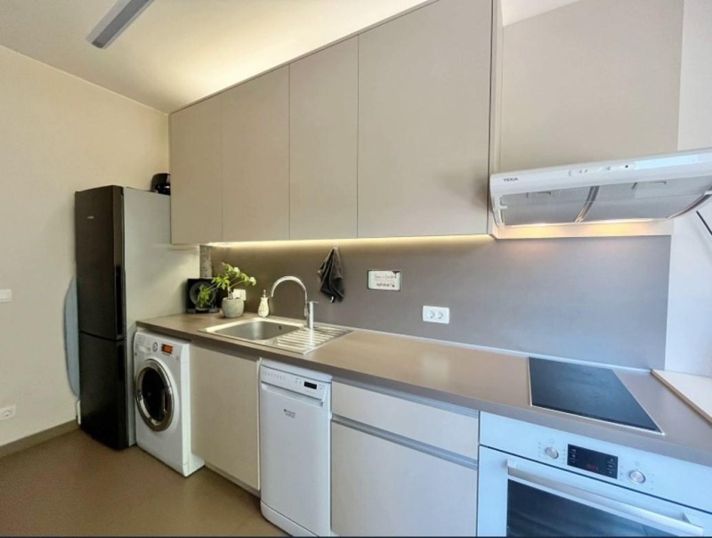 För uthyrning  1 sovrum Sofia , Centar , 76 kvm | 58948830 - bild [6]