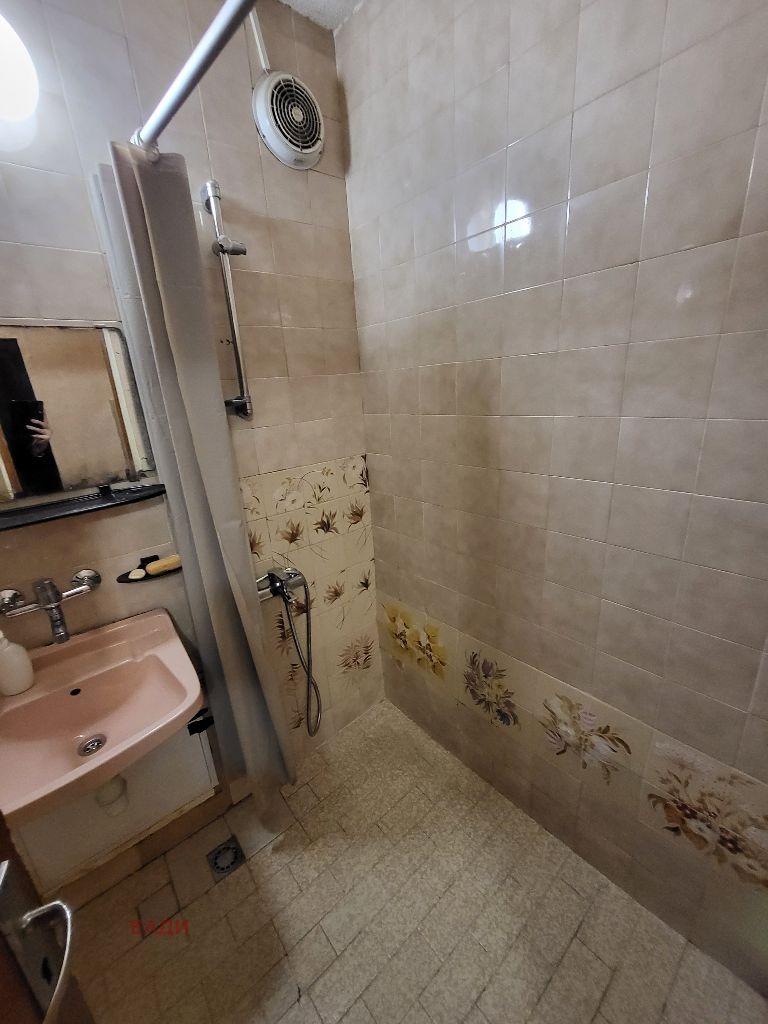 Дава под наем 2-СТАЕН, гр. София, Света Троица, снимка 9 - Апартаменти - 54796698