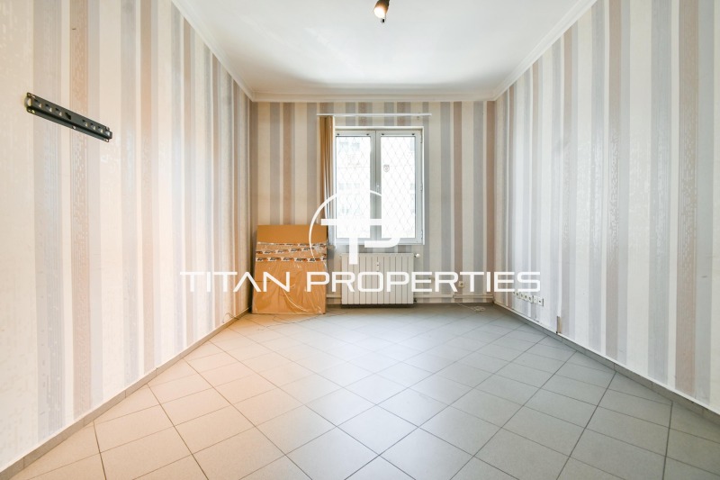 Издаје се  2 спаваће собе Софија , Центар , 72 м2 | 98845270