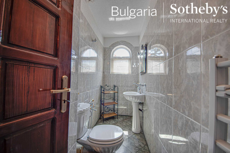 Издаје се  Кућа Софија , Драгалевци , 766 м2 | 11102067 - слика [9]
