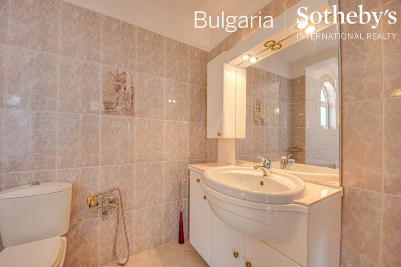 Издаје се  Кућа Софија , Драгалевци , 766 м2 | 11102067 - слика [14]