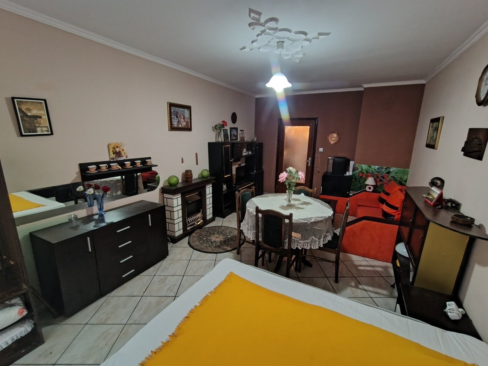 Дава под наем СТАЯ, гр. София, Света Троица, снимка 2 - Стаи под наем - 54009140