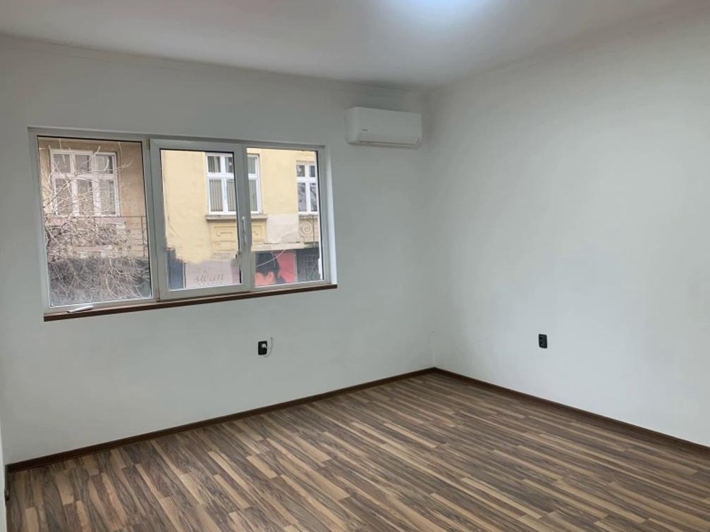 Дава под наем 4-СТАЕН, гр. София, Център, снимка 5 - Апартаменти - 56207975