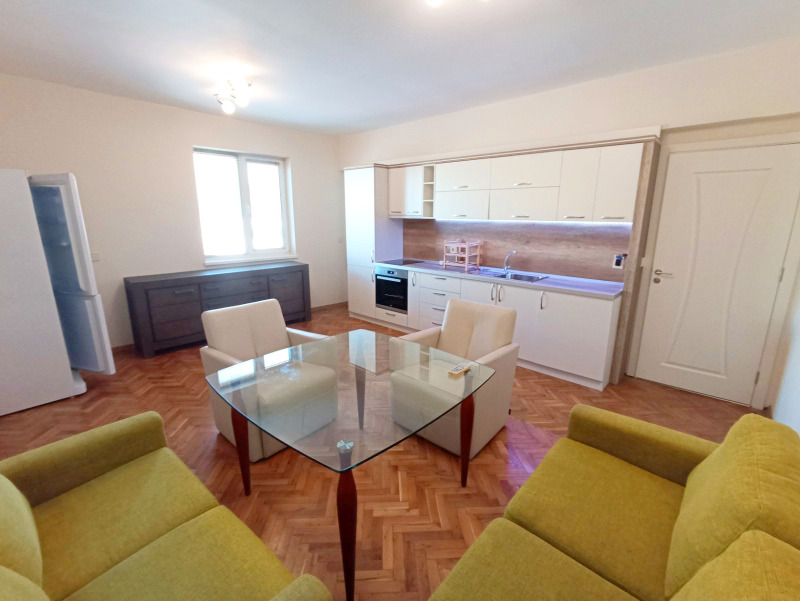 Para alugar  1 quarto Burgas , Centar , 65 m² | 18561445