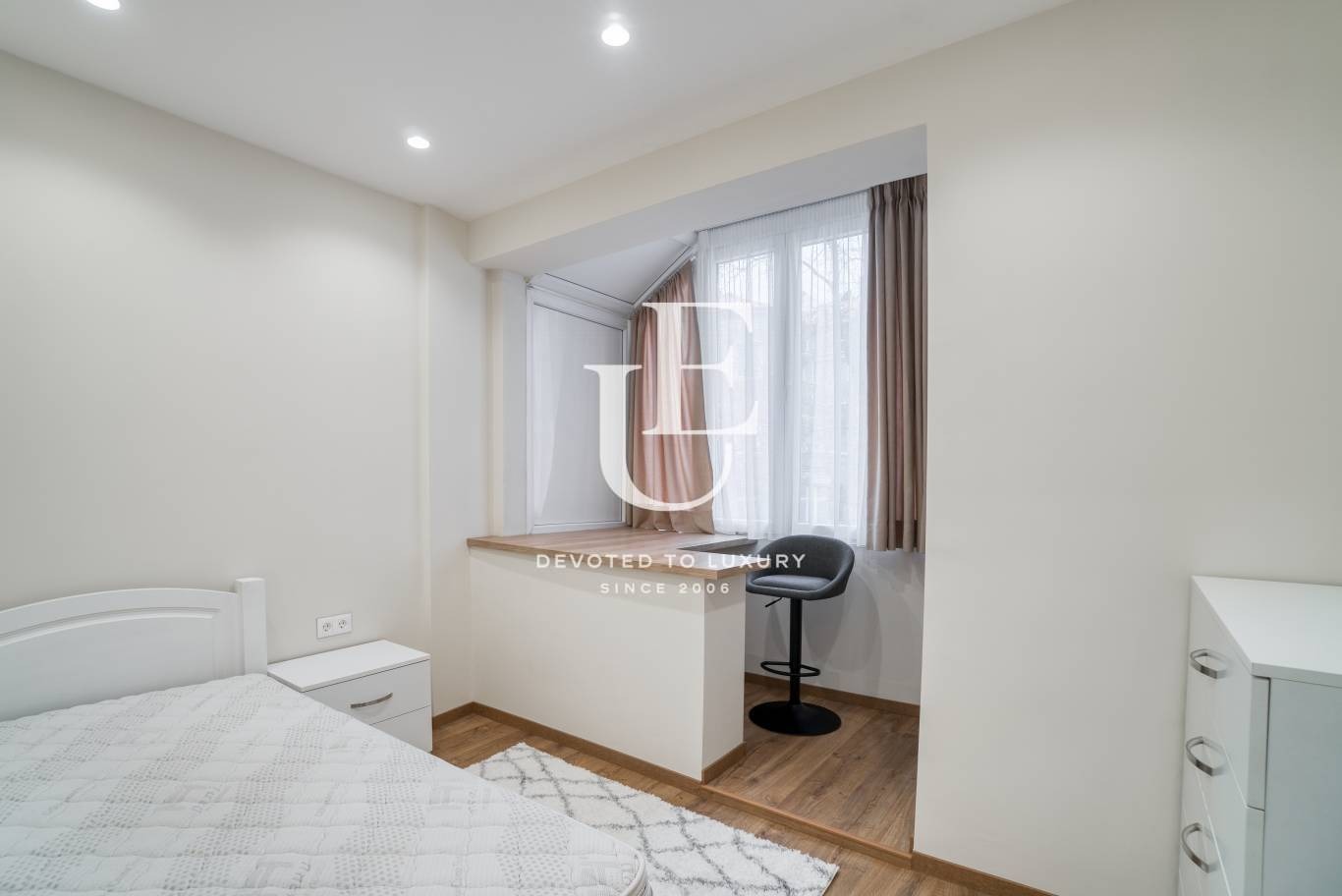 Дава под наем 3-СТАЕН, гр. София, Център, снимка 5 - Апартаменти - 54024741