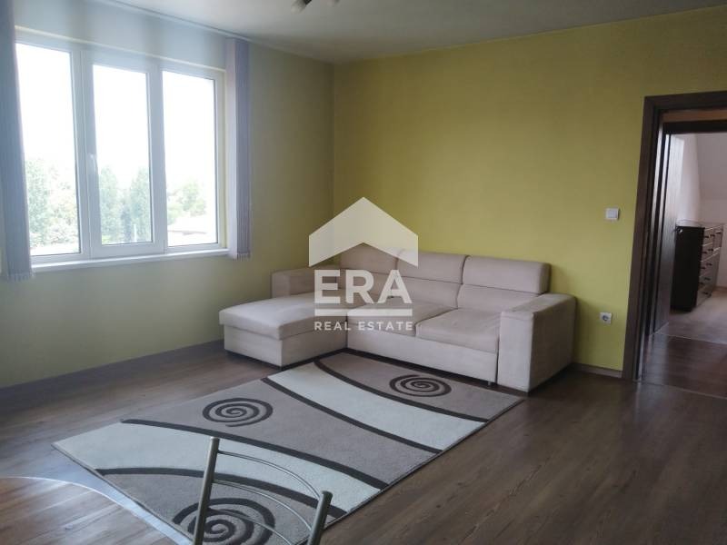 Te huur  2 slaapkamers Chaskovo , Voevodski , 77 m² | 46693129