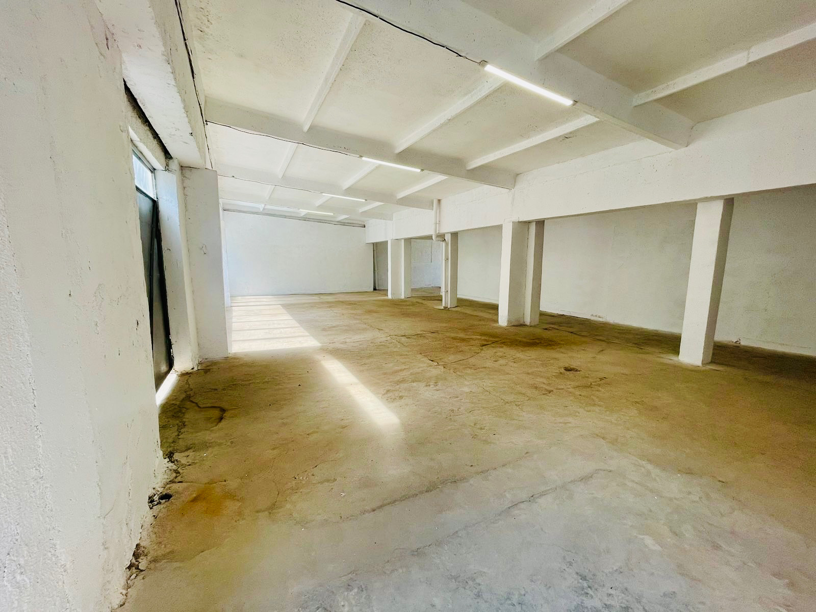 Дава под наем СКЛАД, гр. Благоевград, Първа промишлена зона, снимка 3 - Складове - 53797650