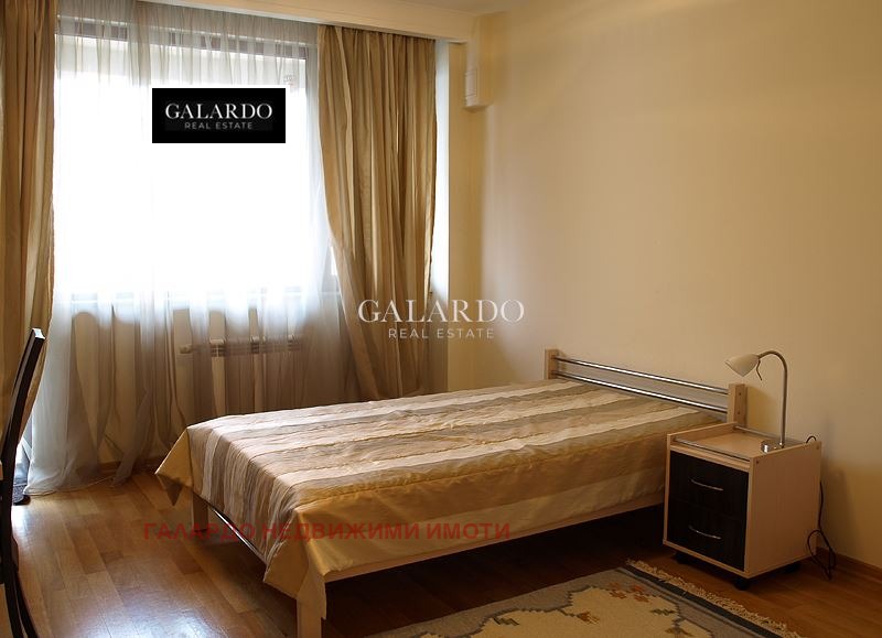 Дава под наем 4-СТАЕН, гр. София, Лозенец, снимка 12 - Апартаменти - 51118793