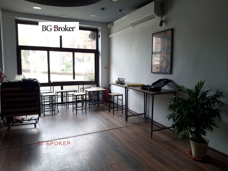 Дава под наем МАГАЗИН, гр. Бургас, Център