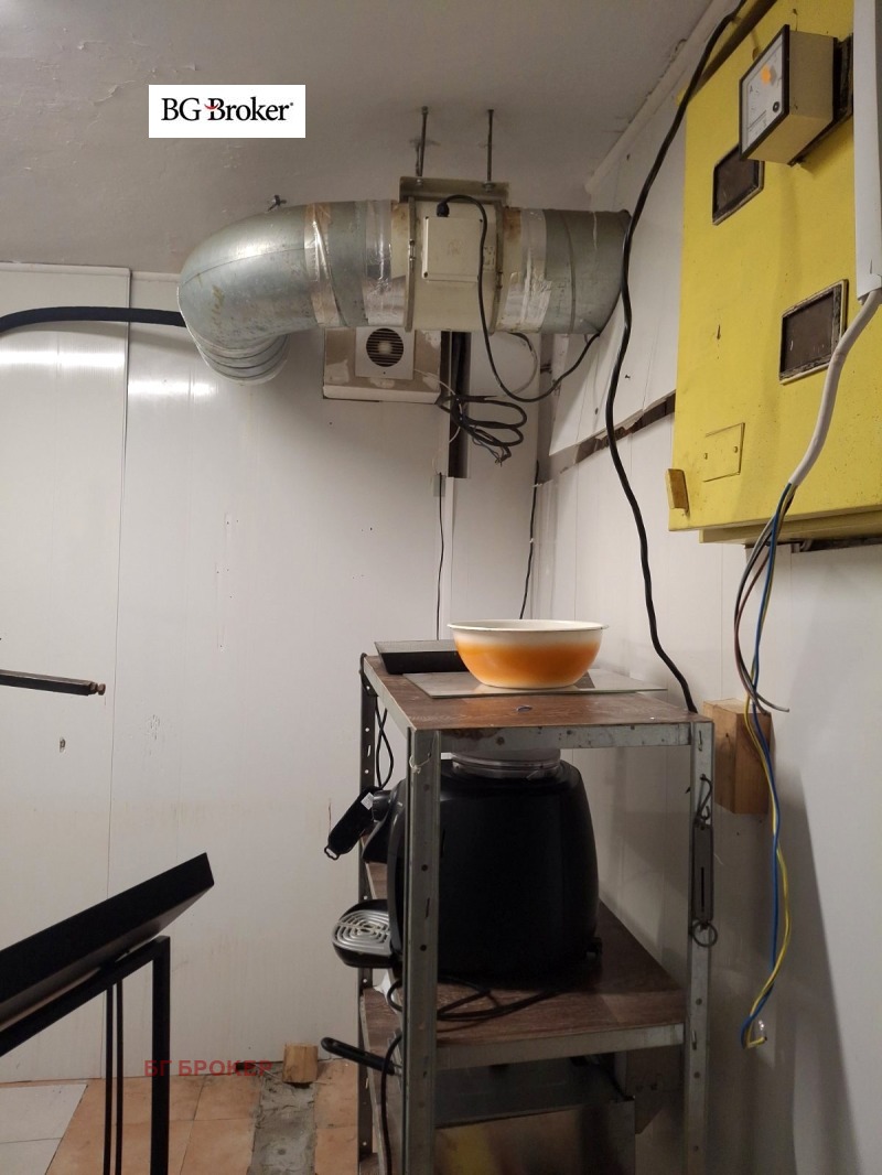 Дава под наем МАГАЗИН, гр. Бургас, Център, снимка 10 - Магазини - 53521612