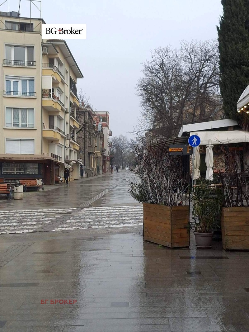 Дава под наем МАГАЗИН, гр. Бургас, Център, снимка 14 - Магазини - 53521612