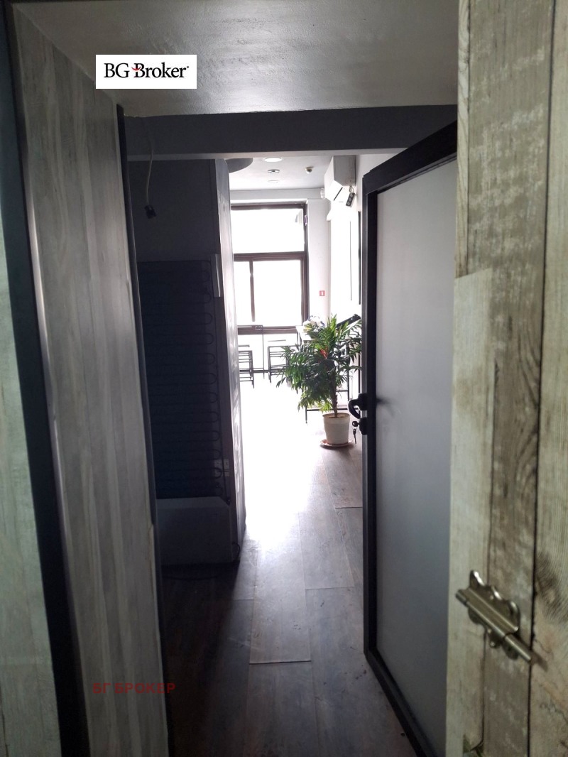 Дава под наем МАГАЗИН, гр. Бургас, Център, снимка 9 - Магазини - 53521612